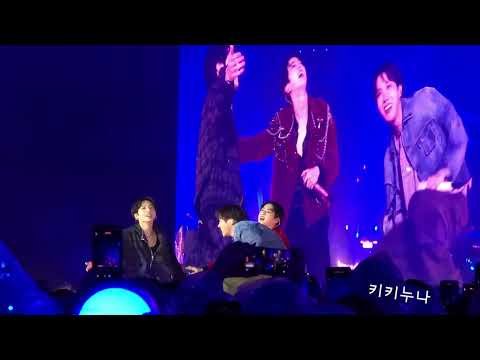 Run Seokjin Incheon Day1 BTS IDOL - So what - My Universe - Jamais Vu 251031