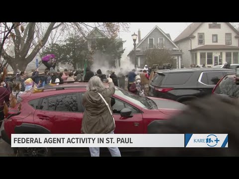 Federal agents deploy tear gas on protestors in St. Paul