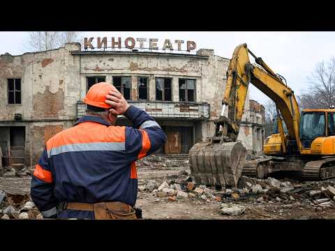 Строители сносили старый кинотеатр, а когда вскрыли стену, то ужаснулись от увиденного и вызвали...
