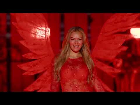 Karol G Performs at the 2025 Victoria’s Secret Fashion Show