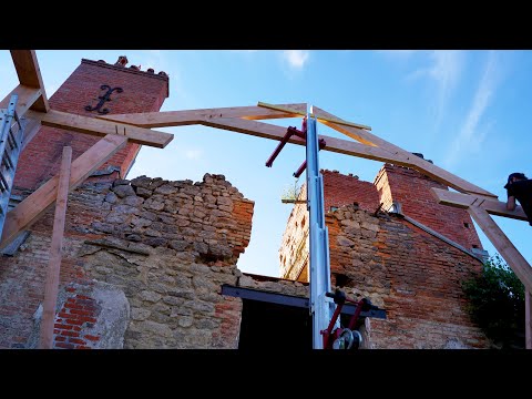 One man V chateau roof frame.