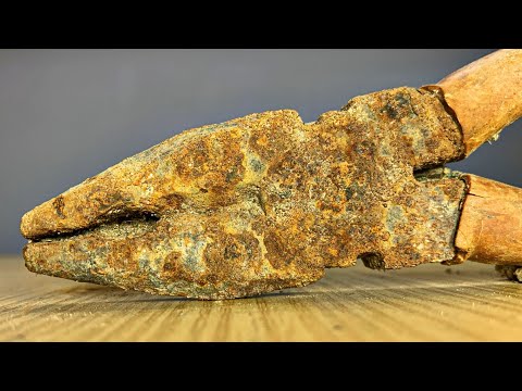 150 Years Underground! Rusty Antique Pliers Restoration