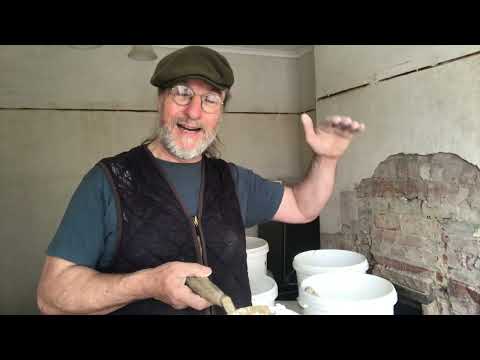 The difference between NHL, lime putty, lime hydrate and quicklime.