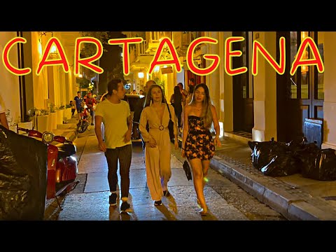🇨🇴 Walking in the Old City late at night in Cartagena, Colombia.
