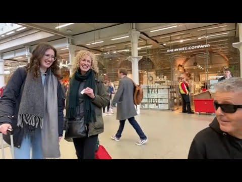 Attracting Smiling Boogie Fans During PIANO LIVESTREAM