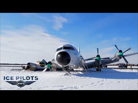 Emergency Crash Landing Due To Missing Landing Gear! | Ice Pilots