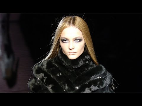 VERSACE Fall/Winter 2006-07 Milan | Full Show