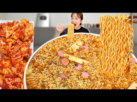 햄 듬뿍 만두까지 넣은 라면의 원조 삼양라면 8개 먹방🍜 라면 먹방! Ramen noodles, Kimchi Mukbang