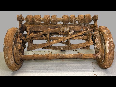 105 Years Underground! Rusty Antique Push Reel Mower Restoration