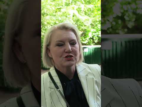 Ferraris, Parkplätze und Vorbehalte: Aufruhr im Hamburger Nobelviertel | SPIEGEL TV Shorts