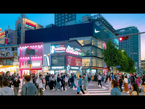 Walk on Hongdae Fashion Street on Sunday Night | Seoul Ambience Sounds 4K HDR