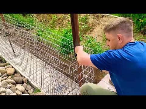 A beautiful and unusual DIY gabion fence