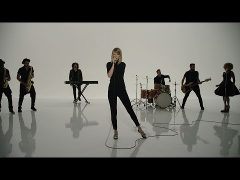 Taylor Swift - Shake It Off Outtakes Video #7 - The Band, The Fans and The Extras