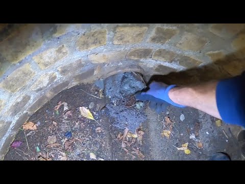 Kempinger 234. Pulling the plug out of a blocked main manhole  pipe after 5 years of filling it up 😅