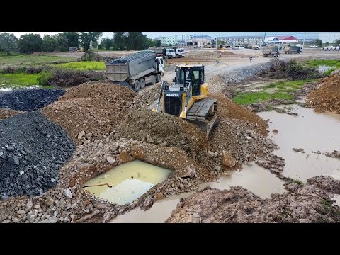 Perfect Landfill Action! Forming a New Road Use Huge Shantui DH17C3 Dozer &25T Dump Truck