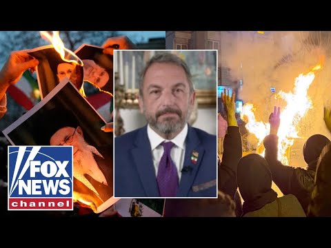 ‘Hundreds of thousands’ could take to Iran's streets, activist predicts