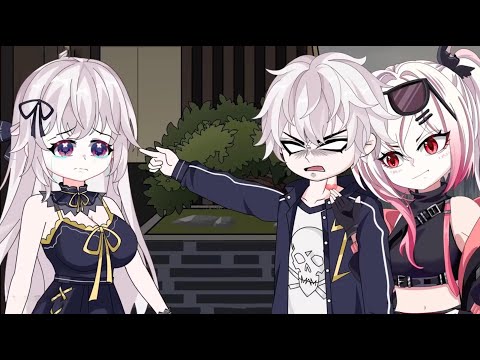 男人徒手挖开嫂子的坟墓，双手抱着她的脸疯狂表达爱意，他怎么都无法接受心爱之人惨死的事实，竟想着用自己的心头血浇灌，来将女人的身躯一点点捂热。#沙雕动画 