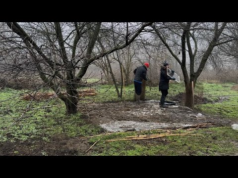 #35 КУПИЛИ ДОМ В ДЕРЕВНЕ И 30 СОТОК МЕЧТЫ/ГОТОВЛЮ ПЕРВОЕ НАШЕ МЯСО - ИНДОУТКУ/ОБРЕЗАЕМ ДЕРЕВЬЯ 