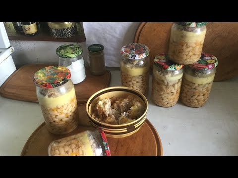 STEW WITH BEANS AND FOOD.