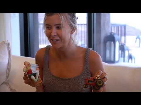 Decorating for Christmas with Caitlyn Jenner!