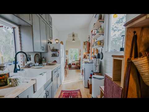 Her Tiny Home Proves Downsizing Doesn’t Mean Sacrificing Style