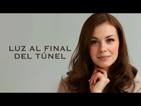 ¡ELLA SALVÓ LA VIDA DE UN HOMBRE RICO! | Película romántica en Español Latino