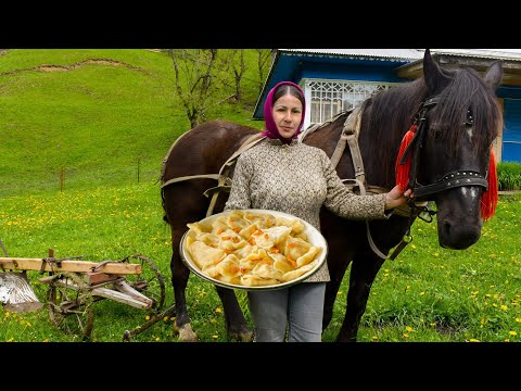 Life Away from Civilization: Traditional Mountain Lunch by Maria