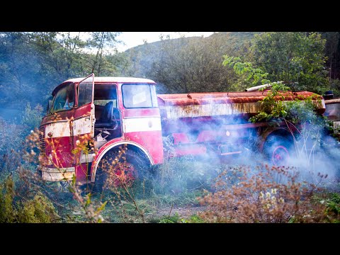 FULLY Starting ABANDONED FIRE TRUCK | Restoring OLD FIRE ENGINE FORGOTTEN For 8 Years