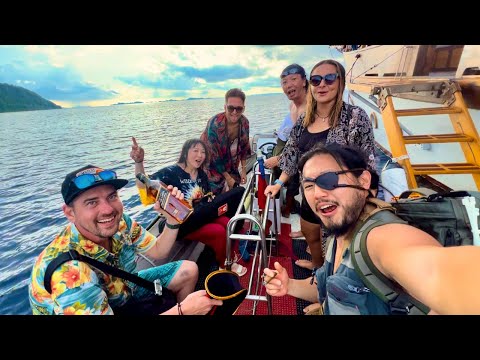 I TRIED LIVE ABOARD IN RAJA AMPAT INDONESIA | CINEMATIC TRAVEL (ADVENTURE IN PARADISE)