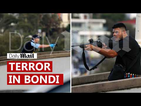 Bondi Beach shooting captured on video | Daily Mail