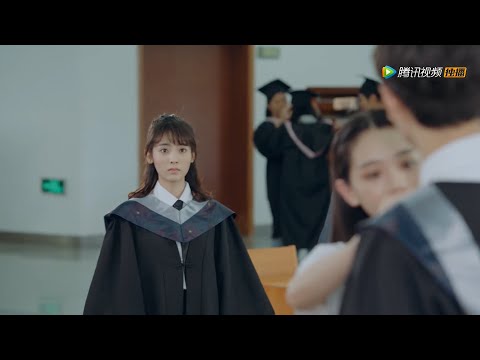 Senior sister helped Gu Weiyi to tie a tie, Situ Mo turned around and left in jealousy