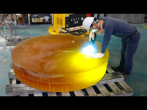 How’s glass that controls light made? Behind optical & special glass production!