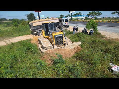 New Project Nicely Working Bulldozer SHANTUI bulldozer Pushing the land And Truck Dump 25.5Ton