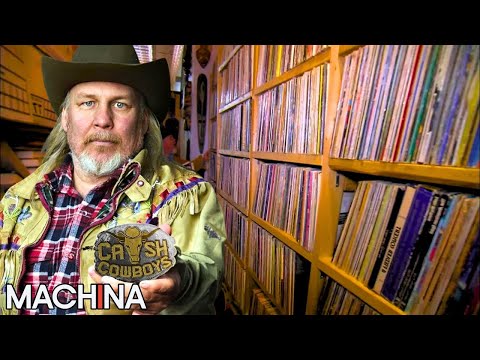 Searching for Rare Finds In Hidden Barns | Cash Cowboys | Full Episode | S1 Ep3