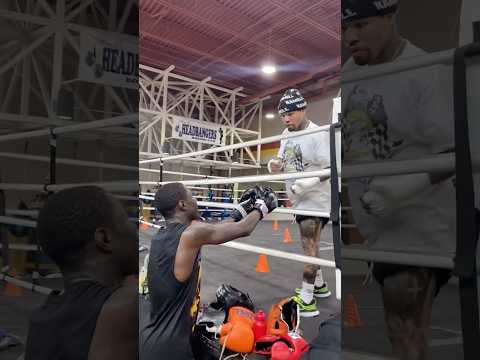 Gervonta Davis Giving Richardson Hitchins The Fire On The Pads 🔥