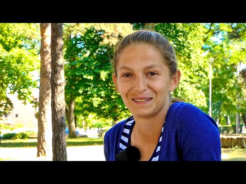 Lijepa samohrana majka nikad sretnija, prodaje na ulici, ne prosi više