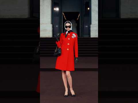 #GucciLaFamiglia looks at the #GucciTheTiger premiere. #MFW