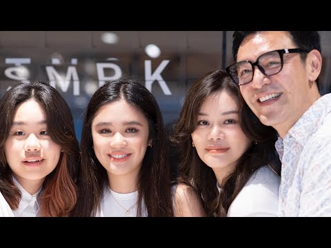 钟镇涛被首任妻子败光家产,他带着2个孩子再婚,妻子帮他还亿元债务,如今69岁保养年轻,4个女儿好幸福,18岁女儿像马思纯【明星面对面】