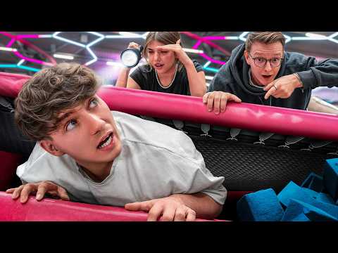 HIDE And SEEK Im TRAMPOLIN PARK!