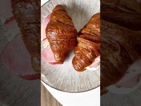 Egg Croissant Sandwich in Minutes