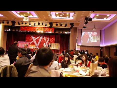 尾牙有人上台唱的歌很好聽