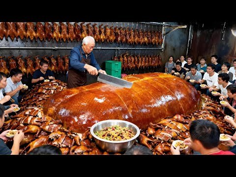 广东顺德乡村76岁大爷卖烧鹅，200 元一整只性价比超高，饭点一座难求#麦总去哪吃