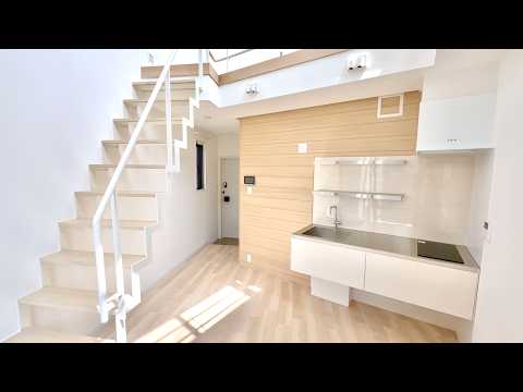 Stylish Tokyo Micro Apartment with Stairs & Pets Allowed!🏠😺 - 20sqm / 215sqft(Ep 74)