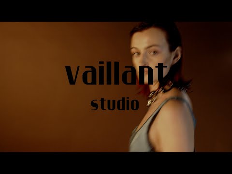 VAILLANT STUDIO "MOVE IN ADAGIO" FW21
