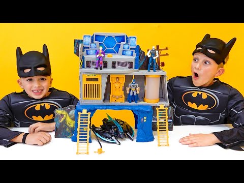 Vlad và Niki giả làm Người Dơi và chơi đồ chơi của Người Dơi