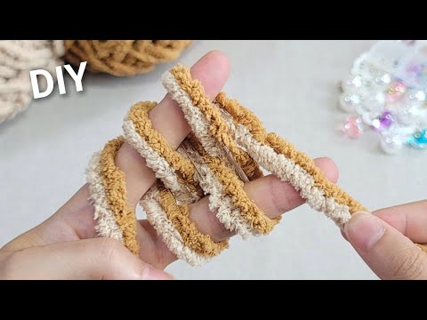 VERY EASY! I MADE 50 OF THEM A DAY AND SOLD THEM ALL. SUPER JOB WITH THE WOOLEN YARN