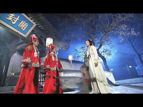 The soldiers didn't expect the seemingly weak girl they intercepted was a martial arts master!