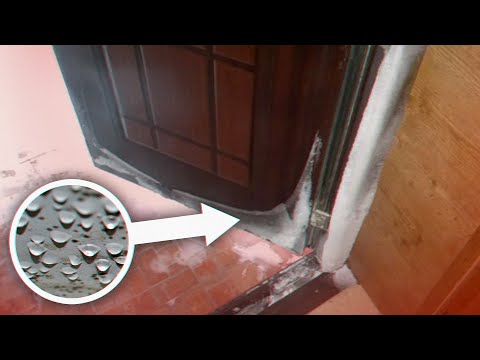 Конденсат на входной двери зимой: откуда берётся и как избавиться?