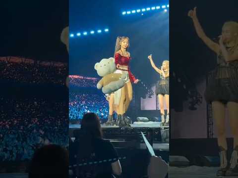 LISA's reaction after someone threw a teddy on stage! #lisa #rosé #blackpink