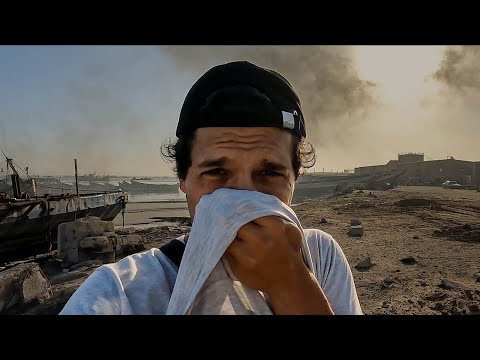 This is the most toxic beach in the world 😨